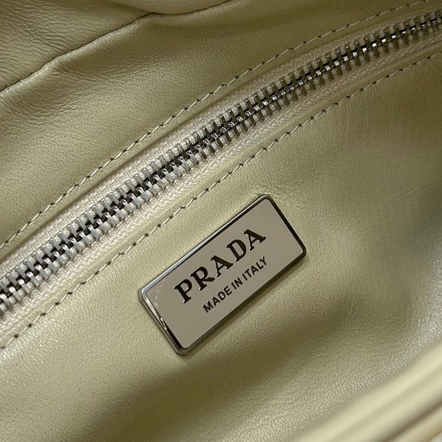 CAMERA BAG 23 IN CREAM WRINKLED LAMBSKIN