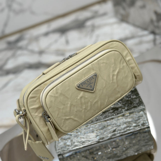 CAMERA BAG 23 IN CREAM WRINKLED LAMBSKIN