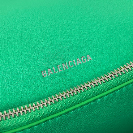 CRUSH CHAINED BAG 25 IN GREEN QUILTED CRUSHED CALFSKIN SILVER HARDWARE