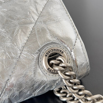 CRUSH CHAINED BAG 25 IN SILVER METALLIC QUILTED CRUSHED CALFSKIN