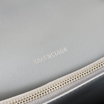 CRUSH CHAINED BAG 25 IN SILVER METALLIC QUILTED CRUSHED CALFSKIN