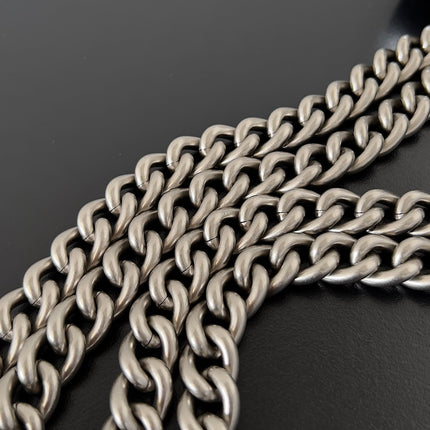 CRUSH CHAINED BAG 25 IN SILVER METALLIC QUILTED CRUSHED CALFSKIN
