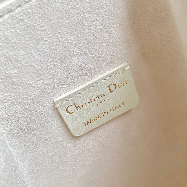 SMALL C'EST 18 IN WHITE CD-EMBOSSED CALFSKIN