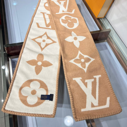 LV SCARF 240 CM IN CASHMERE 737198