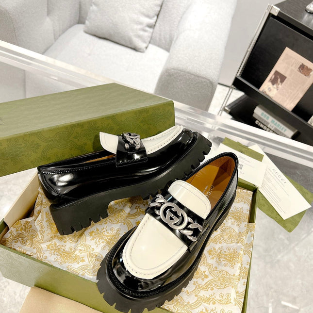 GG LOAFER WITH GG CHAINS GLOSSY BLACK AND WHITE CALFSKIN