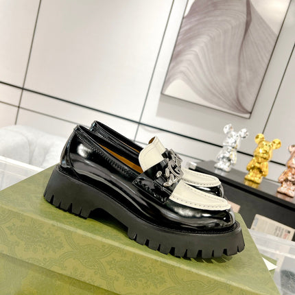 GG LOAFER WITH GG CHAINS GLOSSY BLACK AND WHITE CALFSKIN