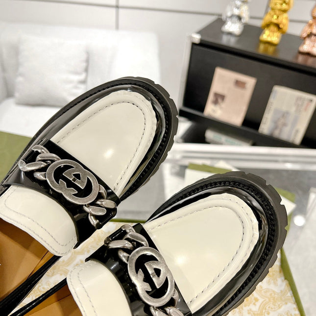GG LOAFER WITH GG CHAINS GLOSSY BLACK AND WHITE CALFSKIN