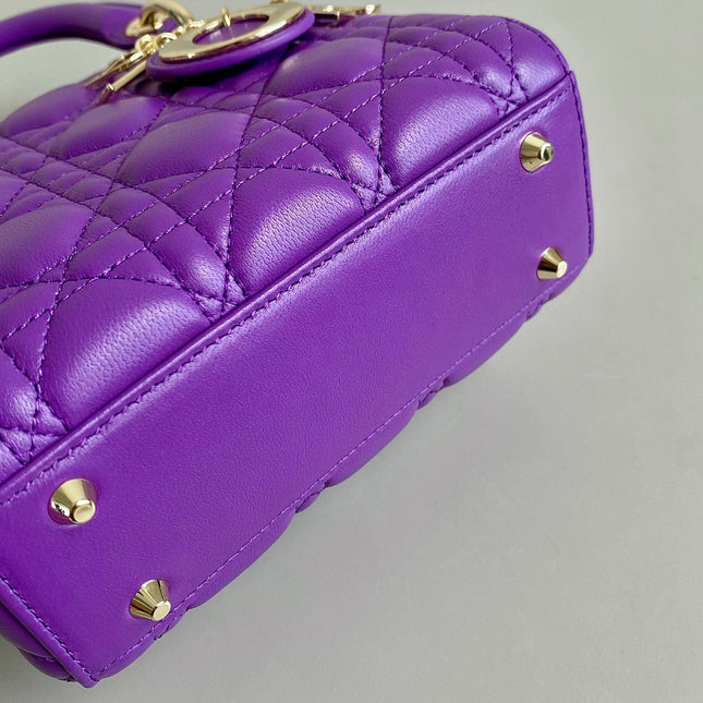 LADY 17 IN VIOLET PURPLE LAMBSKIN WITH CANNAGE PATTERN