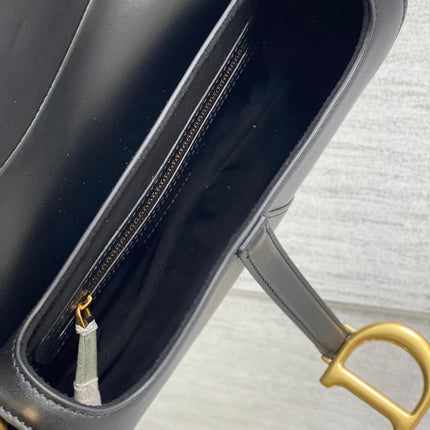 SADDLE BAG 24 IN BLACK CALFSKIN GOLD HARDWARE