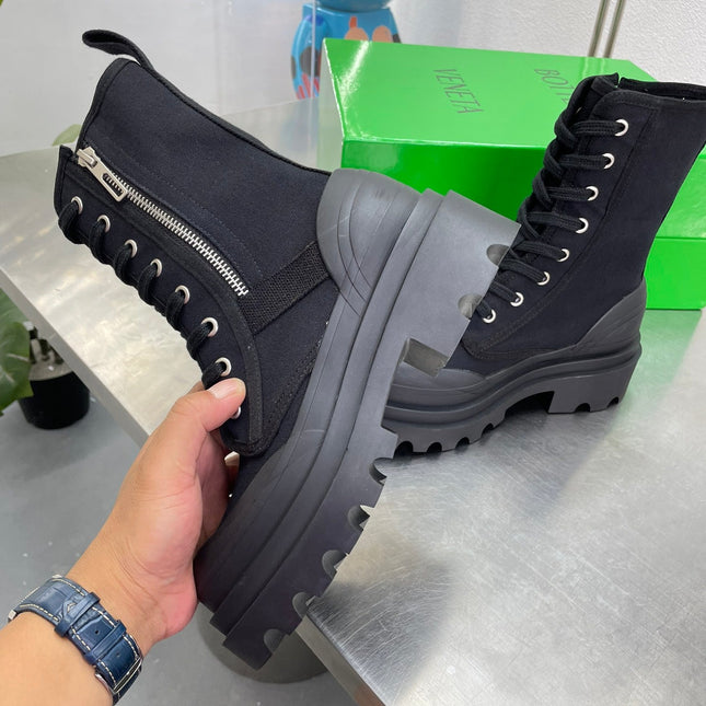 RIBBON BOMBER LACE-UP BOOTS IN BLACK CANVAS