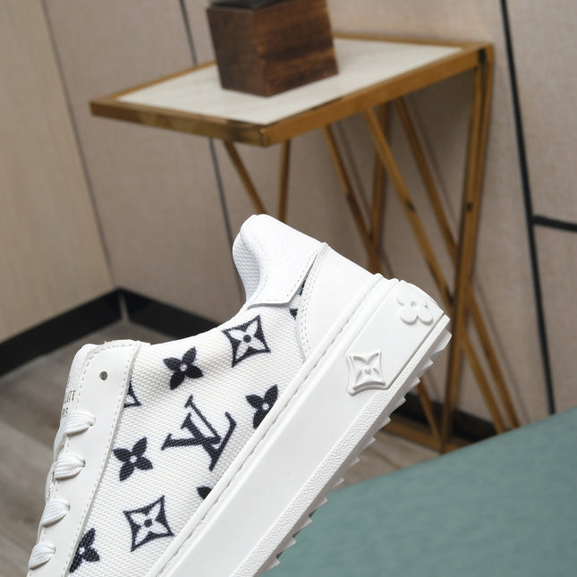 LV TRAINERS IN WHITE CALFSKIN AND MONOGRAM CANVAS
