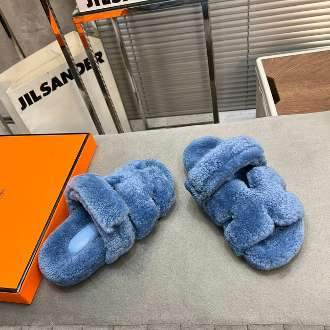 CHYPRE SLIPPERS IN AZURE BLUE LAMB WOOL