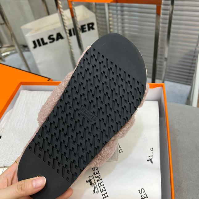 CHYPRE SLIPPERS IN ROSY BROWN LAMB WOOL