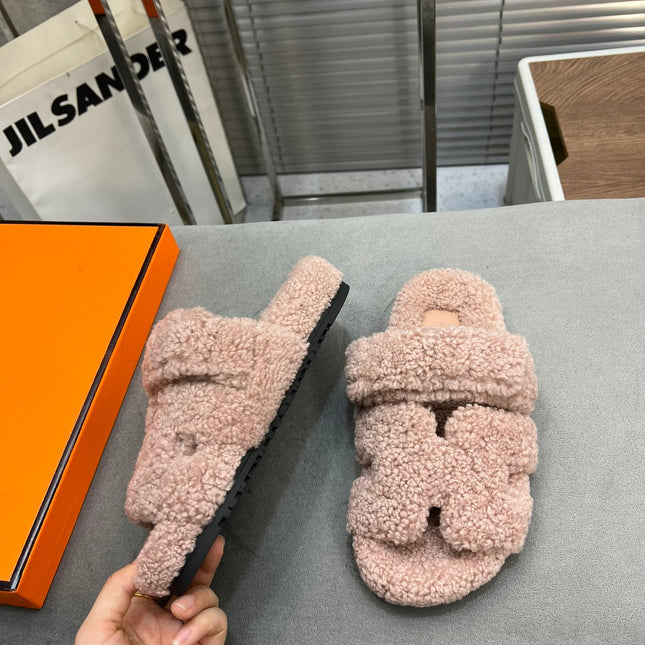 CHYPRE SLIPPERS IN ROSY BROWN LAMB WOOL