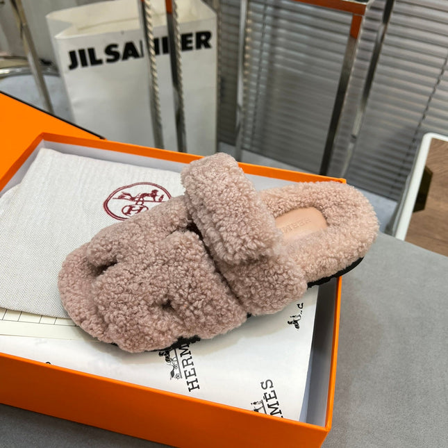 CHYPRE SLIPPERS IN ROSY BROWN LAMB WOOL