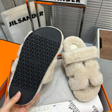 CHYPRE SLIPPERS IN BISQUE BEIGE LAMB WOOL