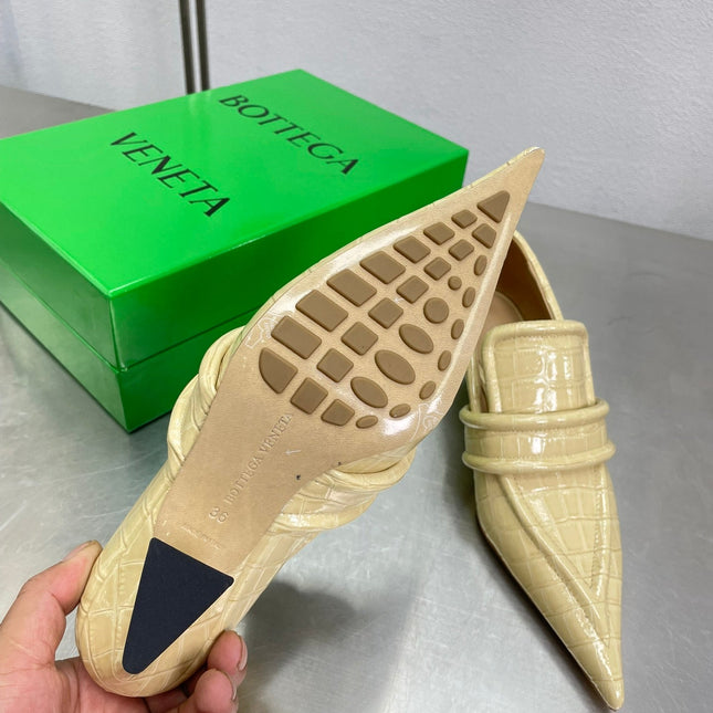 HIGH PUMP 35 MM IN EGG NOG CALFSKIN