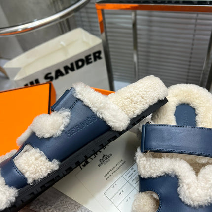 CHYPRE SLIPPERS IN BEIGE LAMB WOOL AND CLASSIC BLUE CALFSKIN