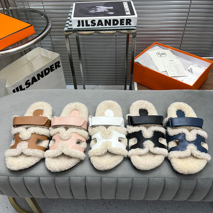 CHYPRE SLIPPERS IN BEIGE LAMB WOOL AND CLASSIC BLUE CALFSKIN