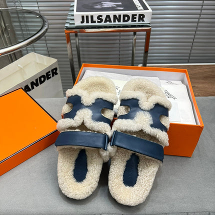 CHYPRE SLIPPERS IN BEIGE LAMB WOOL AND CLASSIC BLUE CALFSKIN
