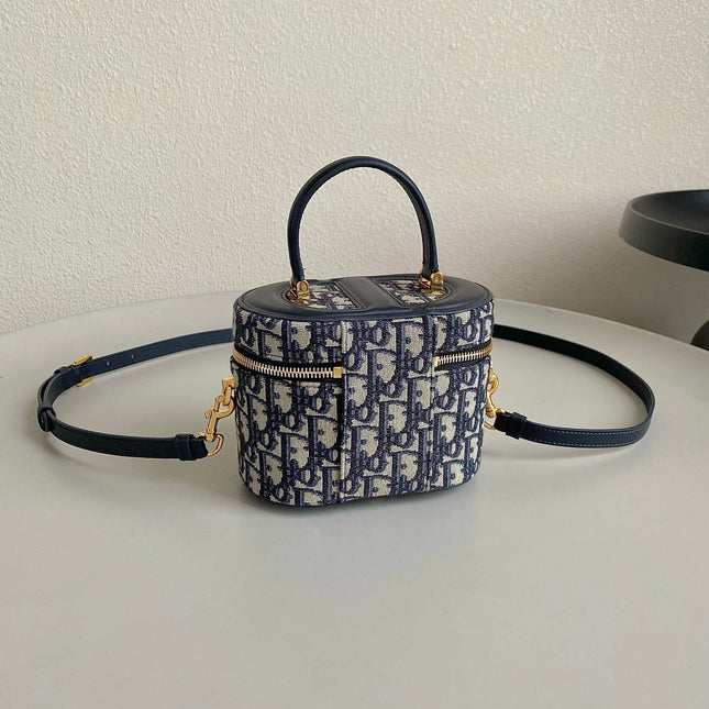 SIGNATURE VANITY 16 IN BLUE OBLIQUE JACQUARD