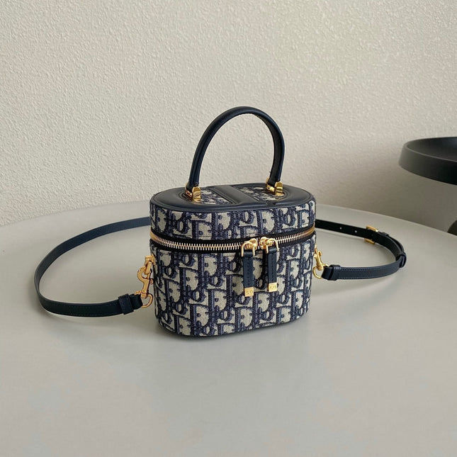SIGNATURE VANITY 16 IN BLUE OBLIQUE JACQUARD