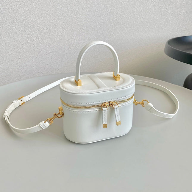 SIGNATURE VANITY 16 IN WHITE LAMBSKIN