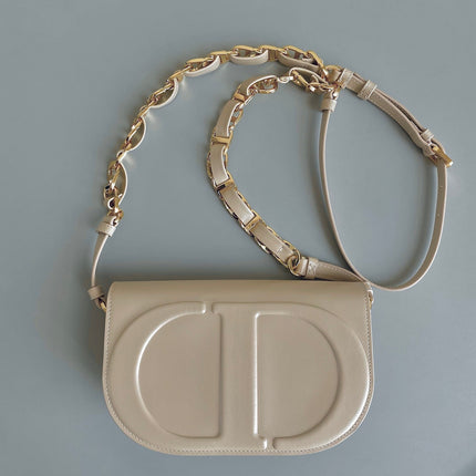 SIGNATURE HOBO 21 BAG IN BEIGE CALFSKIN