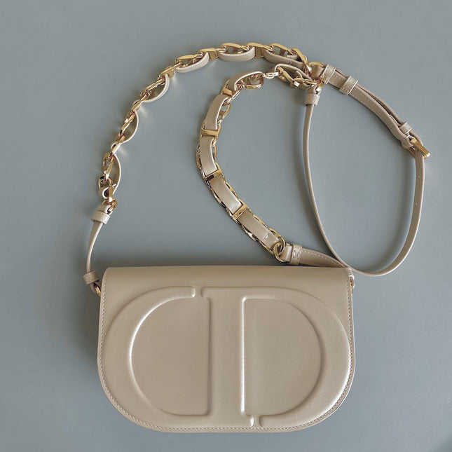 SIGNATURE HOBO 21 BAG IN BEIGE CALFSKIN