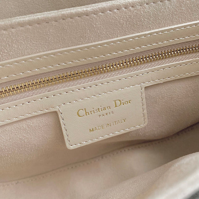 SIGNATURE HOBO 21 BAG IN BEIGE CALFSKIN