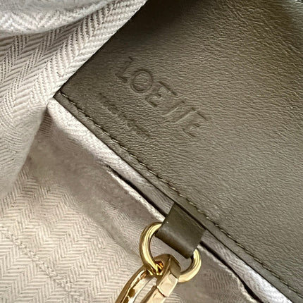 LOE 20 HAMMOCK COMPACT BAG IN ARMY GREEN CALFSKIN