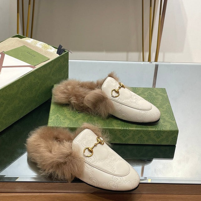 HORSEBIT MULE IN WHITE EMBOSSED CALFSKIN AND LAMB WOOL LINING