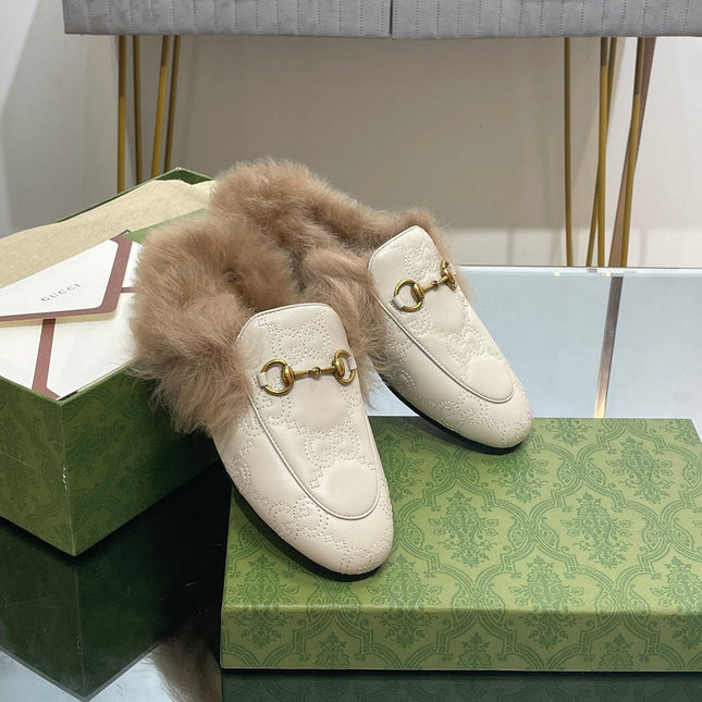 HORSEBIT MULE IN WHITE EMBOSSED CALFSKIN AND LAMB WOOL LINING