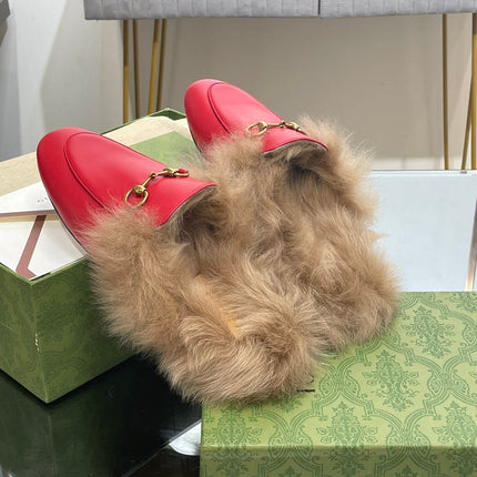 HORSEBIT MULE IN CHERRY RED CALFSKIN AND LAMB WOOL LINING