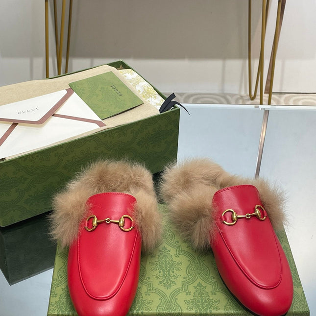 HORSEBIT MULE IN CHERRY RED CALFSKIN AND LAMB WOOL LINING