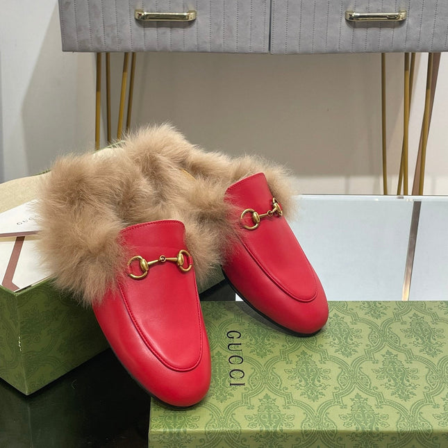 HORSEBIT MULE IN CHERRY RED CALFSKIN AND LAMB WOOL LINING