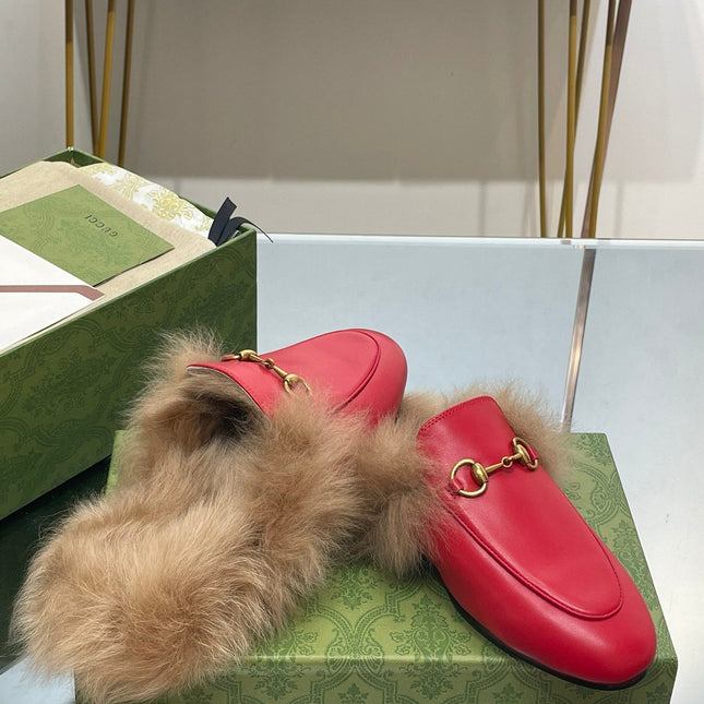 HORSEBIT MULE IN CHERRY RED CALFSKIN AND LAMB WOOL LINING