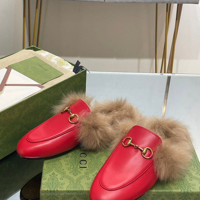 HORSEBIT MULE IN CHERRY RED CALFSKIN AND LAMB WOOL LINING