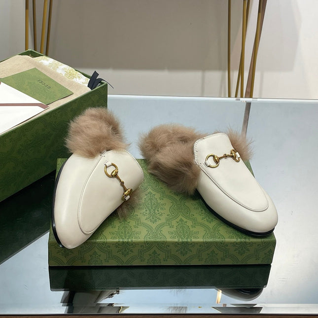 HORSEBIT MULE IN WHITE CALFSKIN AND LAMB WOOL LINING