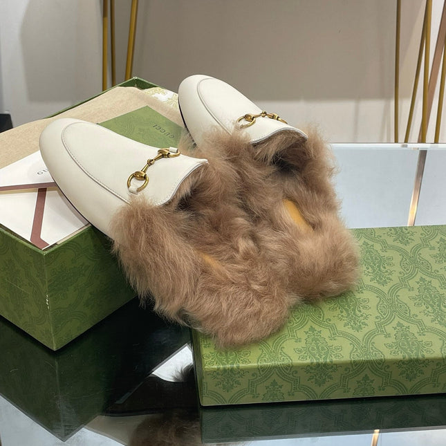 HORSEBIT MULE IN WHITE CALFSKIN AND LAMB WOOL LINING