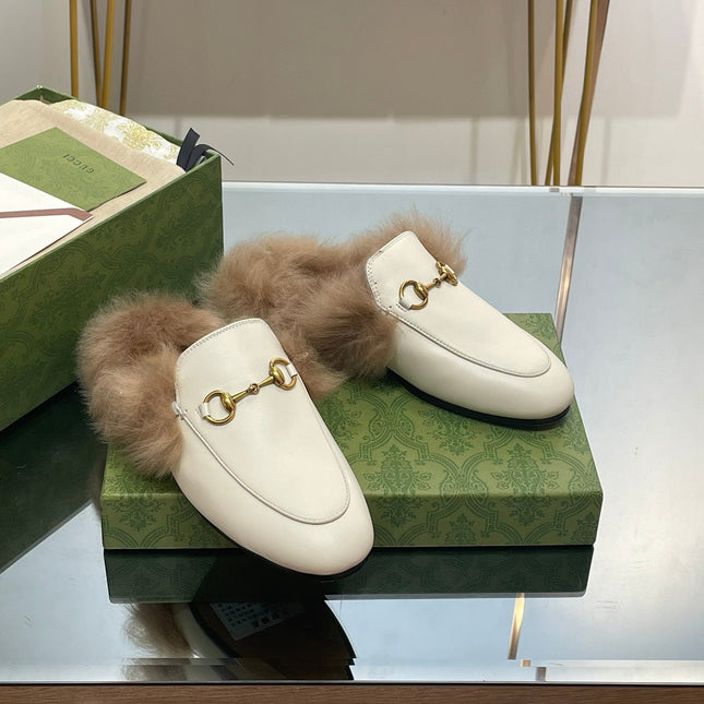 HORSEBIT MULE IN WHITE CALFSKIN AND LAMB WOOL LINING