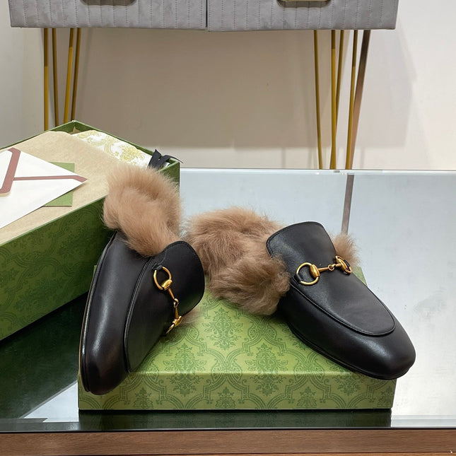 HORSEBIT MULE IN BLACK CALFSKIN AND LAMB WOOL LINING