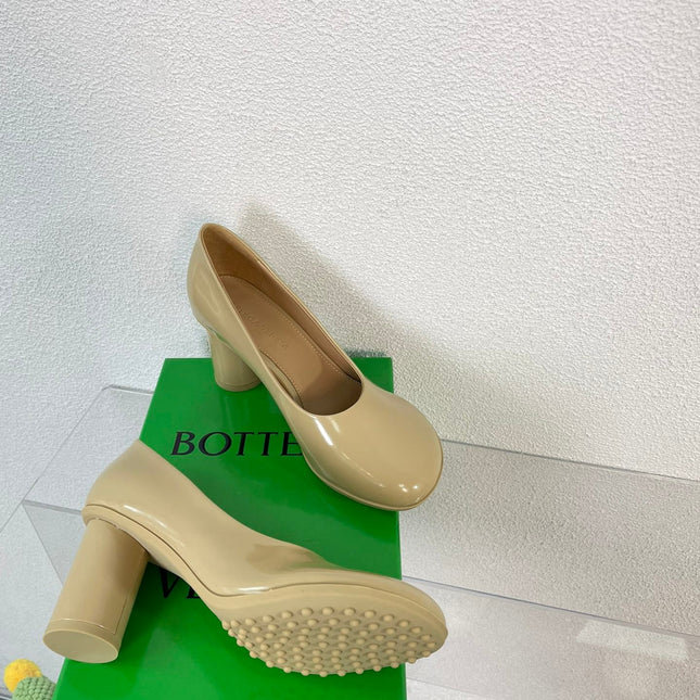 ATOMIC HIGH PUMP 9 CM IN BISQUE BEIGE CALFSKIN