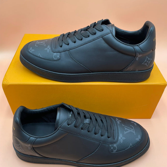 LV RIVOLI SNEAKER BLACK