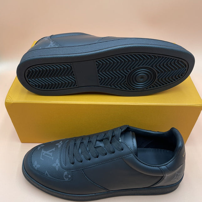 LV RIVOLI SNEAKER BLACK