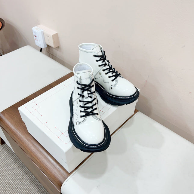 MCQUEEN LEATHER ANKLE BOOT IN WHITE MIX BLACK LAMBSKIN