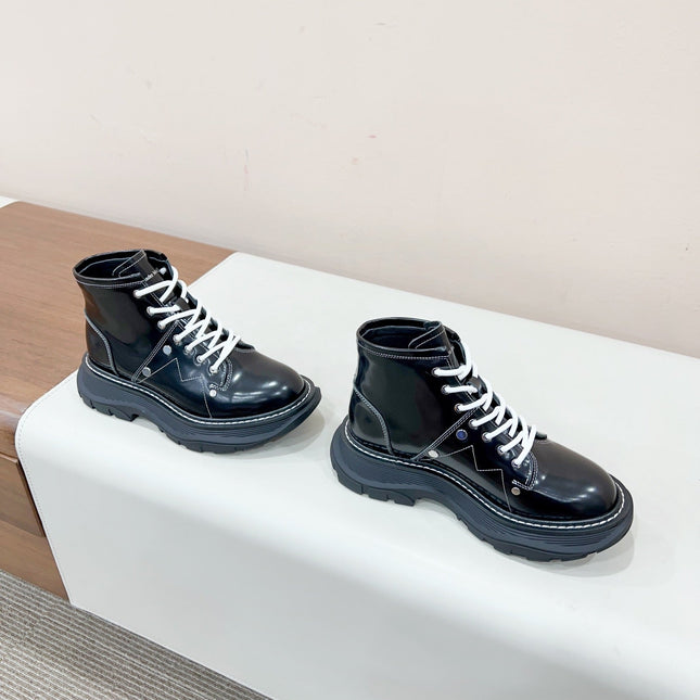 MCQUEEN LEATHER ANKLE BOOT IN BLACK MIX WHITE LAMBSKIN