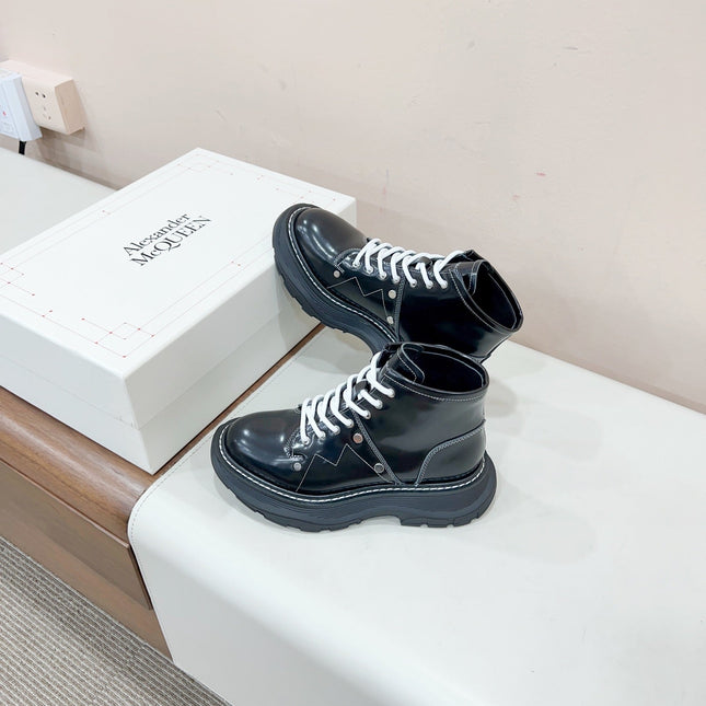 MCQUEEN LEATHER ANKLE BOOT IN BLACK MIX WHITE LAMBSKIN