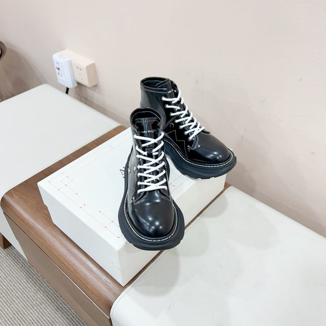 MCQUEEN LEATHER ANKLE BOOT IN BLACK MIX WHITE LAMBSKIN