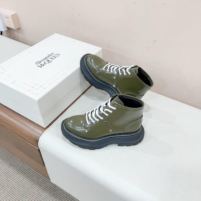 MCQUEEN LEATHER ANKLE BOOT IN OLIVE GREEN LAMBSKIN